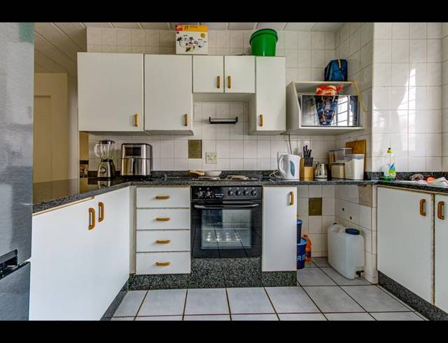 2 BEDROOM TOWNHOUSE FOR SALE IN GLEN MARAIS